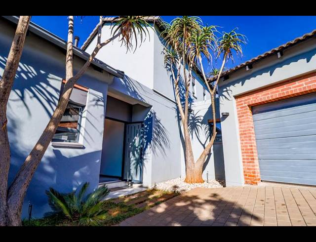 4 BEDROOM HOUSE FOR SALE IN COPPERLEAF ESTATE